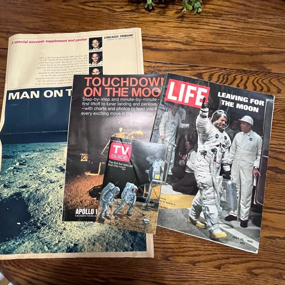 Touchdown On‎ The Moon LIFE MAGAZINE TV GUIDE Apollo 11 Special - 1969